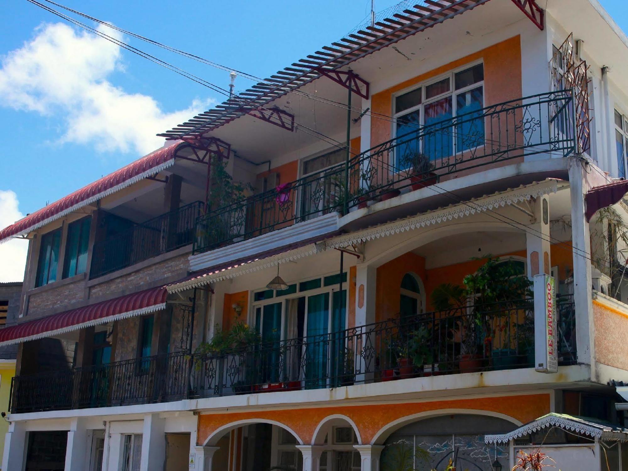 Le Bamboo Guesthouse Mahébourg Exterior foto